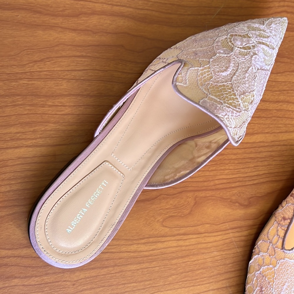 Brand new lilac lace slip on flats by ALBERTI FERRETTI
